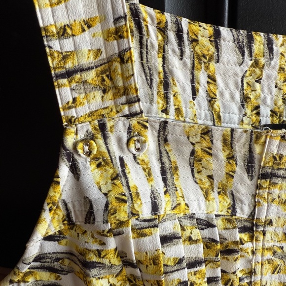 WHITE HOUSE BLACK MARKET Yellow Pleated Sleeveless Utility Dress Size 4 - Picture 5 of 13